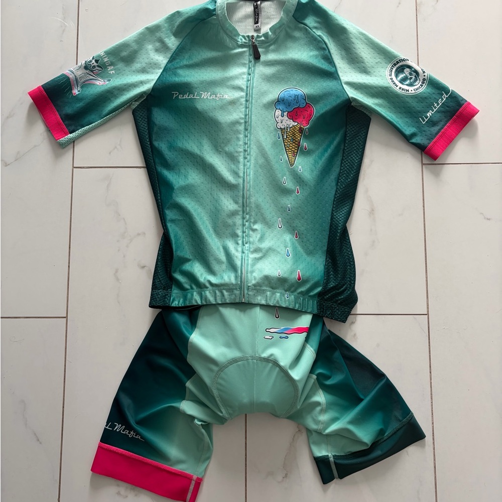 Pedal Mafia Cycling Set - Green and Pink